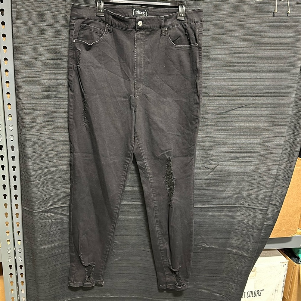 Tricot women’s black distressed spandex jeans‎ Size 2 XL / Box 22-23